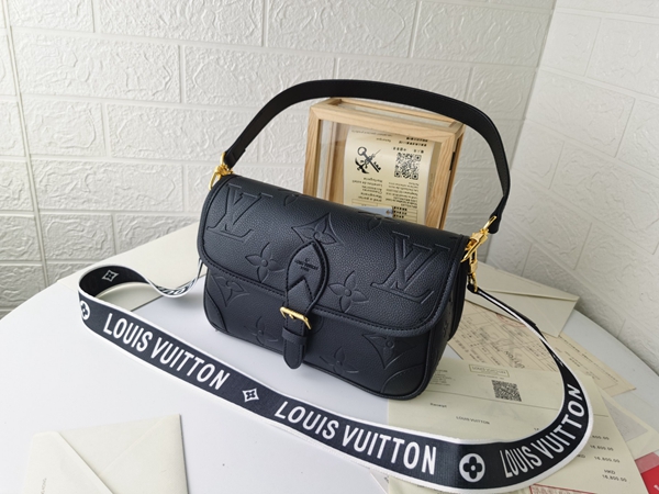 ルイヴィトンバッグ背面デザイン